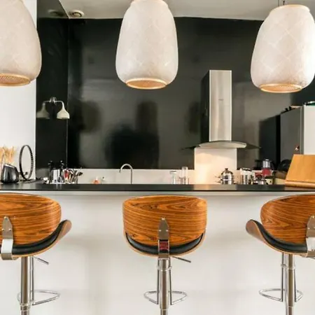 Amazing Premium Flat, Fantastic Location, 1290 Sqf דירה