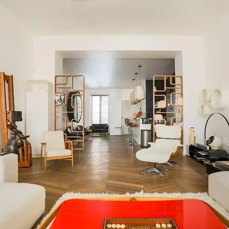 Amazing Premium Flat, Fantastic Location, 1290 Sqf *