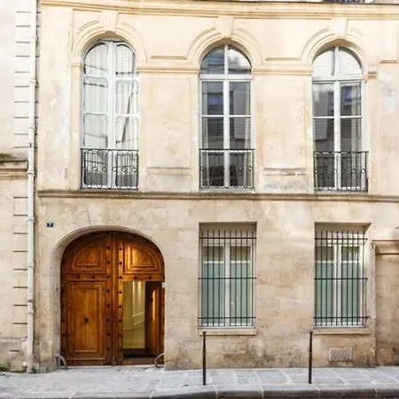 Amazing Premium Flat, Fantastic Location, 1290 Sqf * Paris