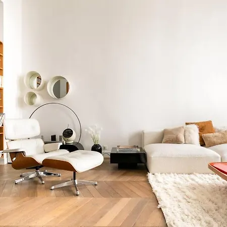 Amazing Premium Flat, Fantastic Location, 1290 Sqf Apartment Paris