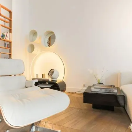 Amazing Premium Flat, Fantastic Location, 1290 Sqf Apartment *